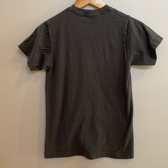 Queen dark gray t-shirt size XS - Picture 3 of 3